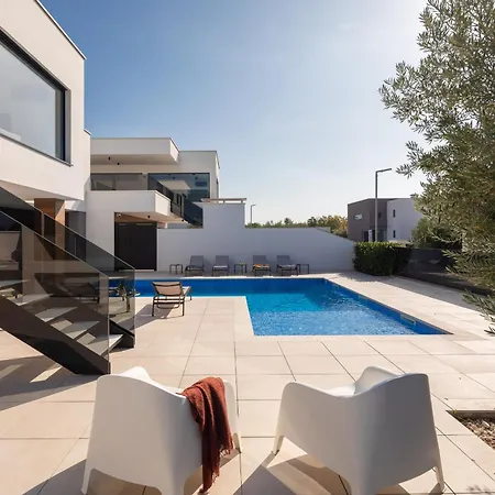 Vivi Rent - Old Olive Iii Villa