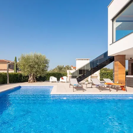 Vivi Rent - Old Olive Iii Villa